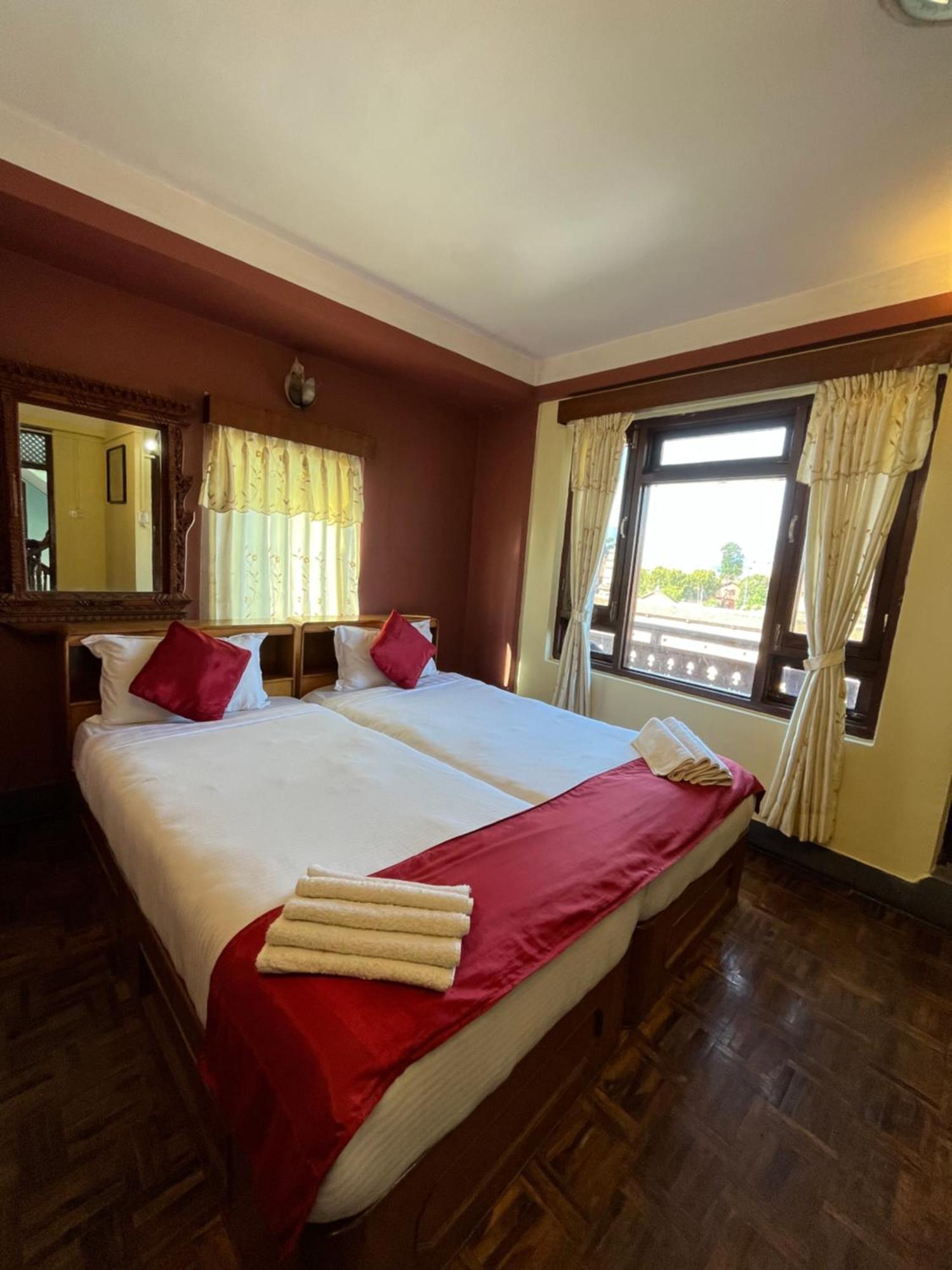Golden Gate Guest House Bhatgoan Esterno foto