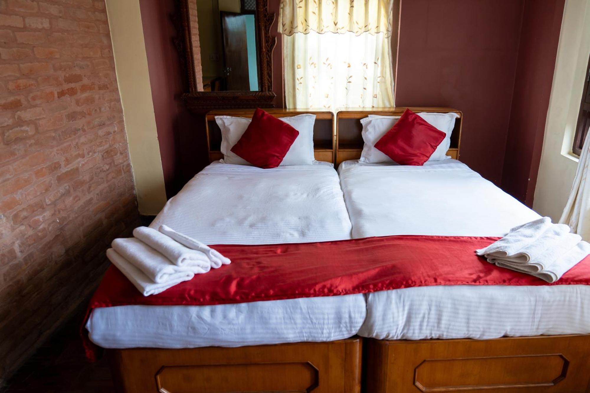 Golden Gate Guest House Bhatgoan Esterno foto