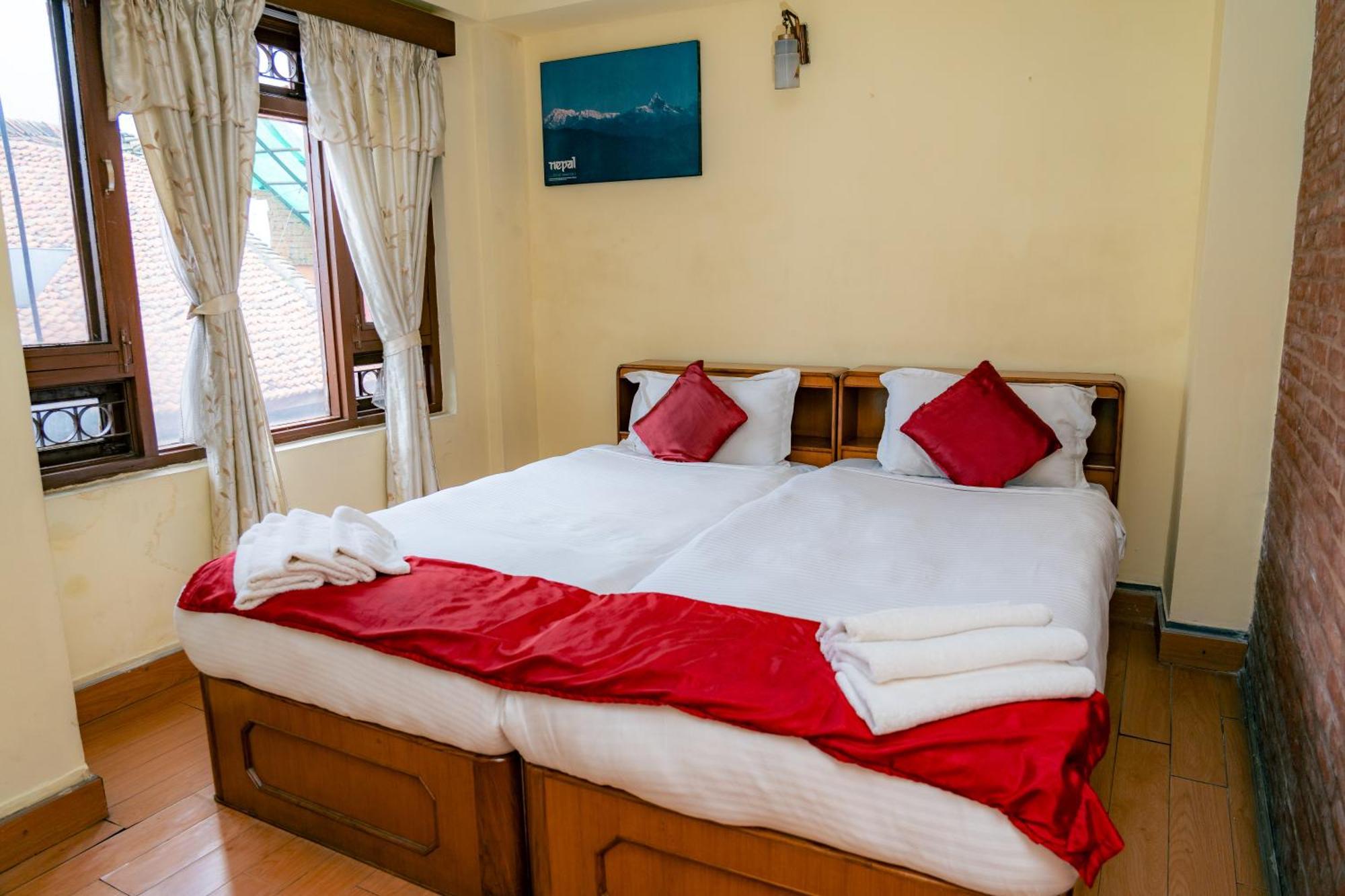 Golden Gate Guest House Bhatgoan Esterno foto