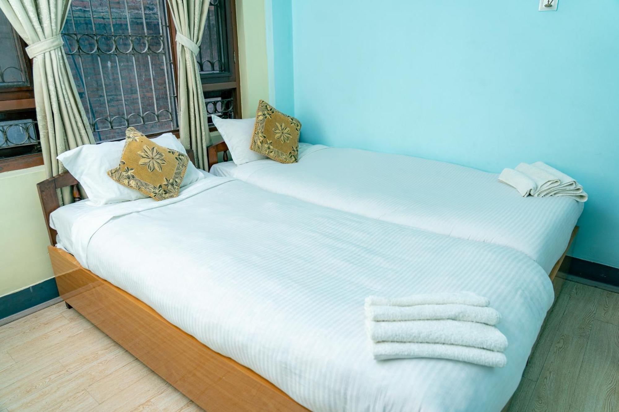 Golden Gate Guest House Bhatgoan Esterno foto